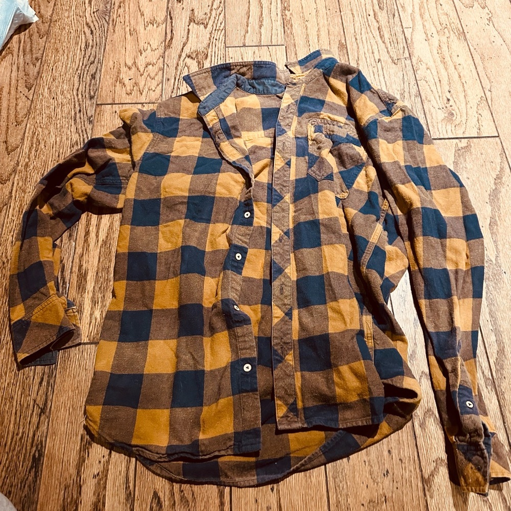 Tentree Men’s Flannel. Large